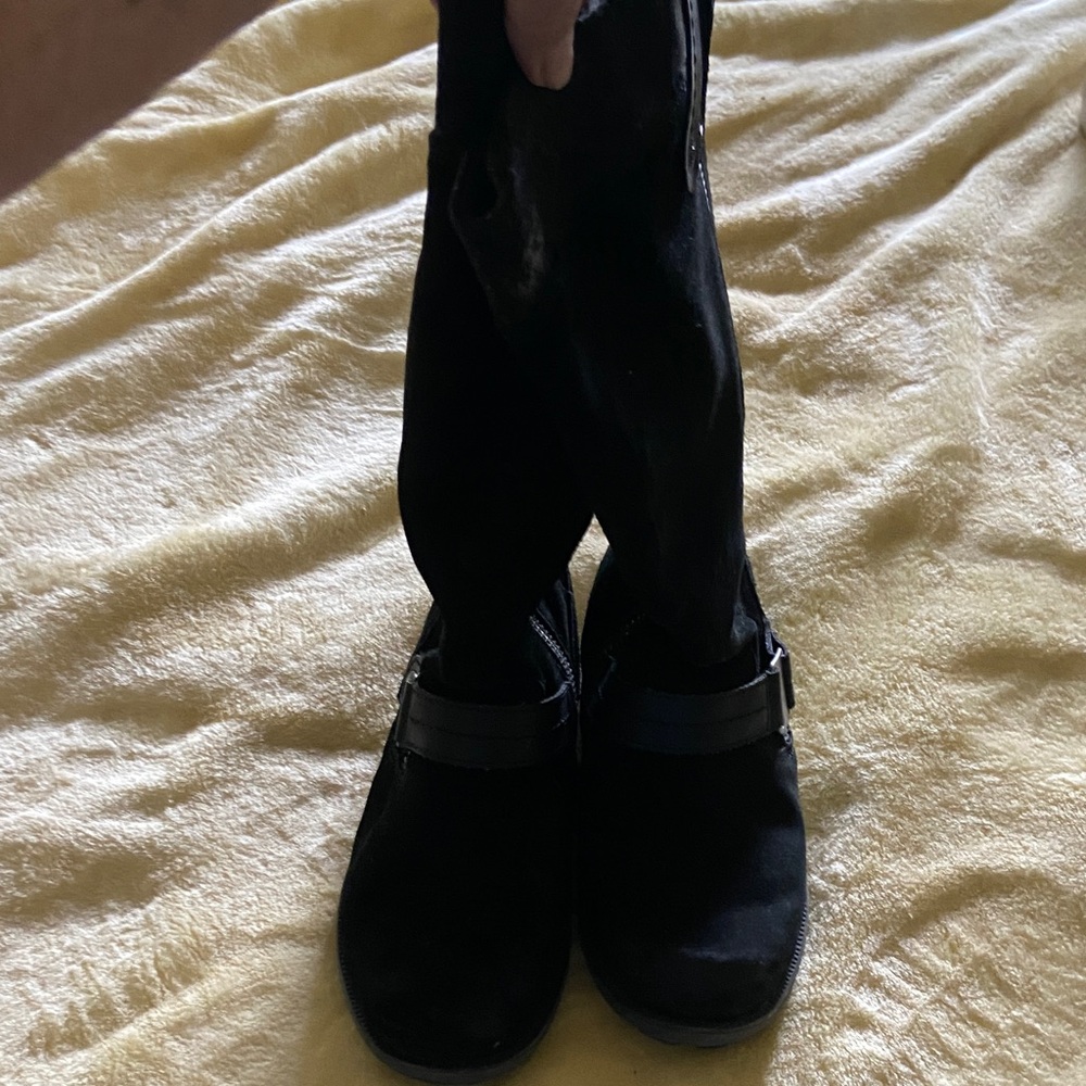 Earth Origins Black Heeled Boots